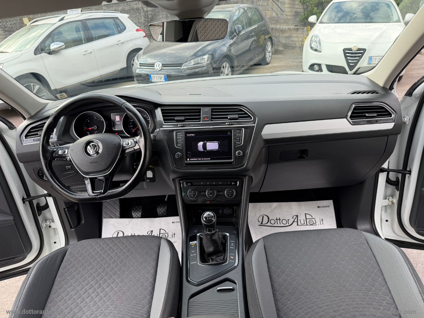 Tiguan 1.6 TDI Business BMT - immagine 16