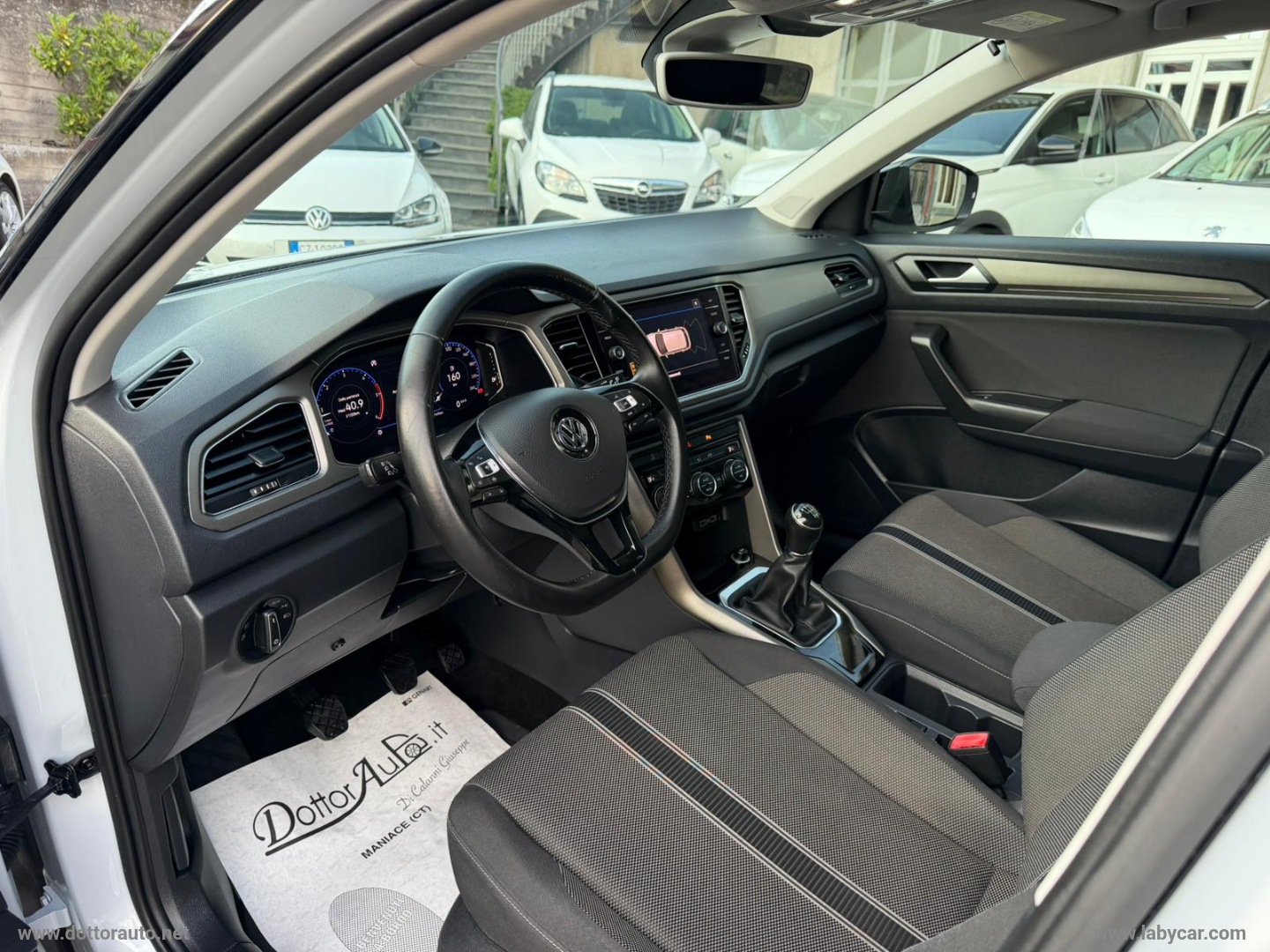 T-Roc 1.6 TDI SCR Advanced BlueMot.Tech. - immagine 16