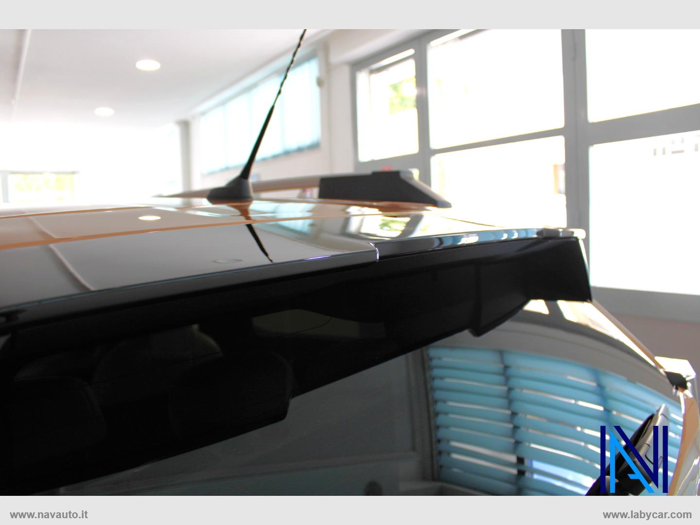 Grande Panda 1.2 S&S Hybrid La Prima - immagine 16