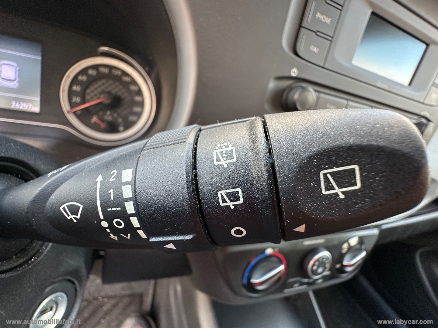 i10 1.0 MPI Tech 26.000 KM - immagine 16