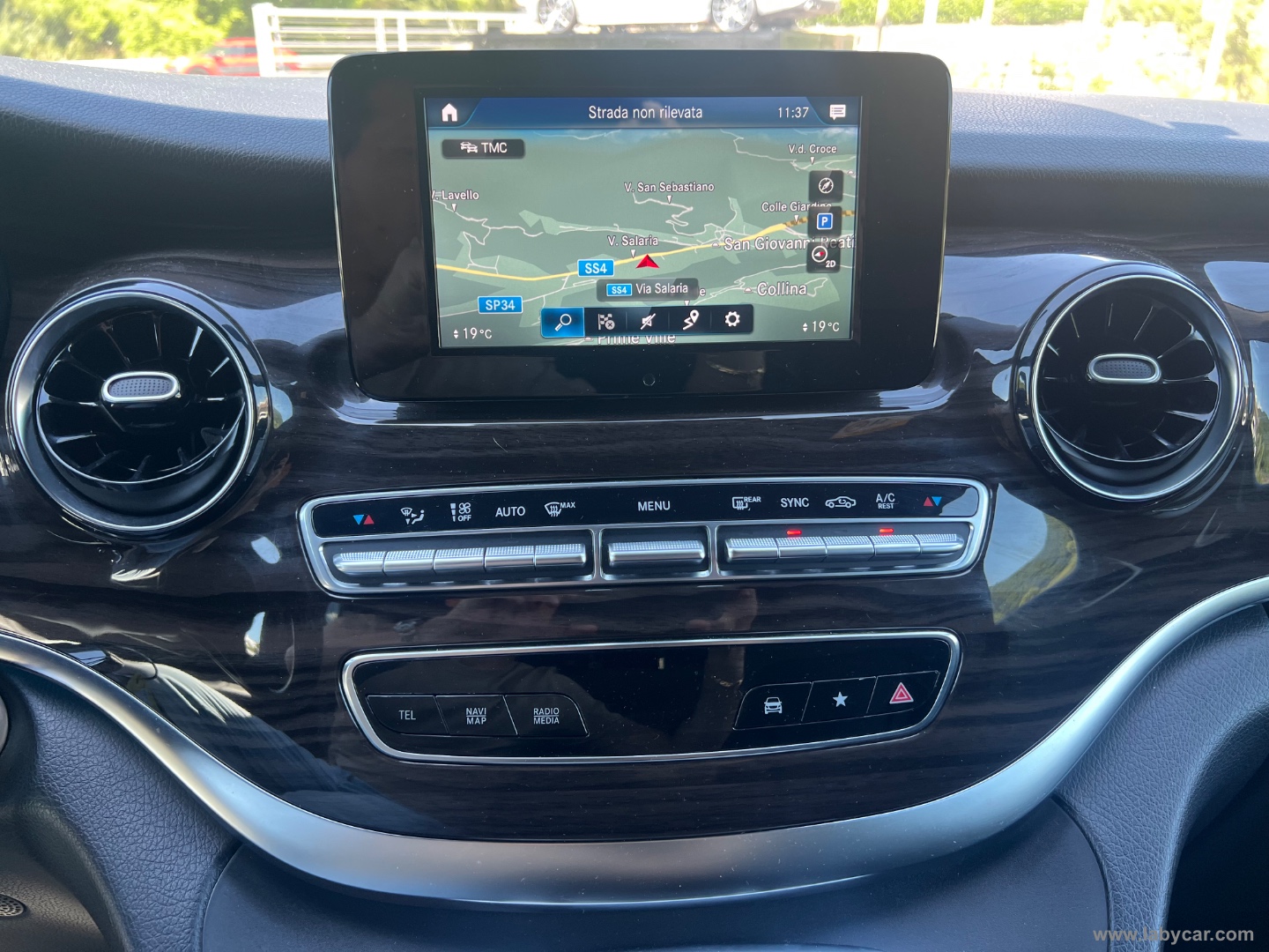 V 250 d Aut. Premium Extralong - immagine 17