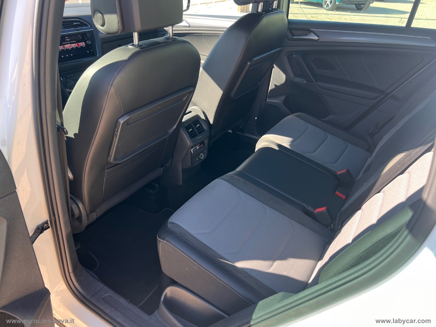 Tiguan 2.0 TDI DSG 4MOTION Sport BMT R-LINE - immagine 17