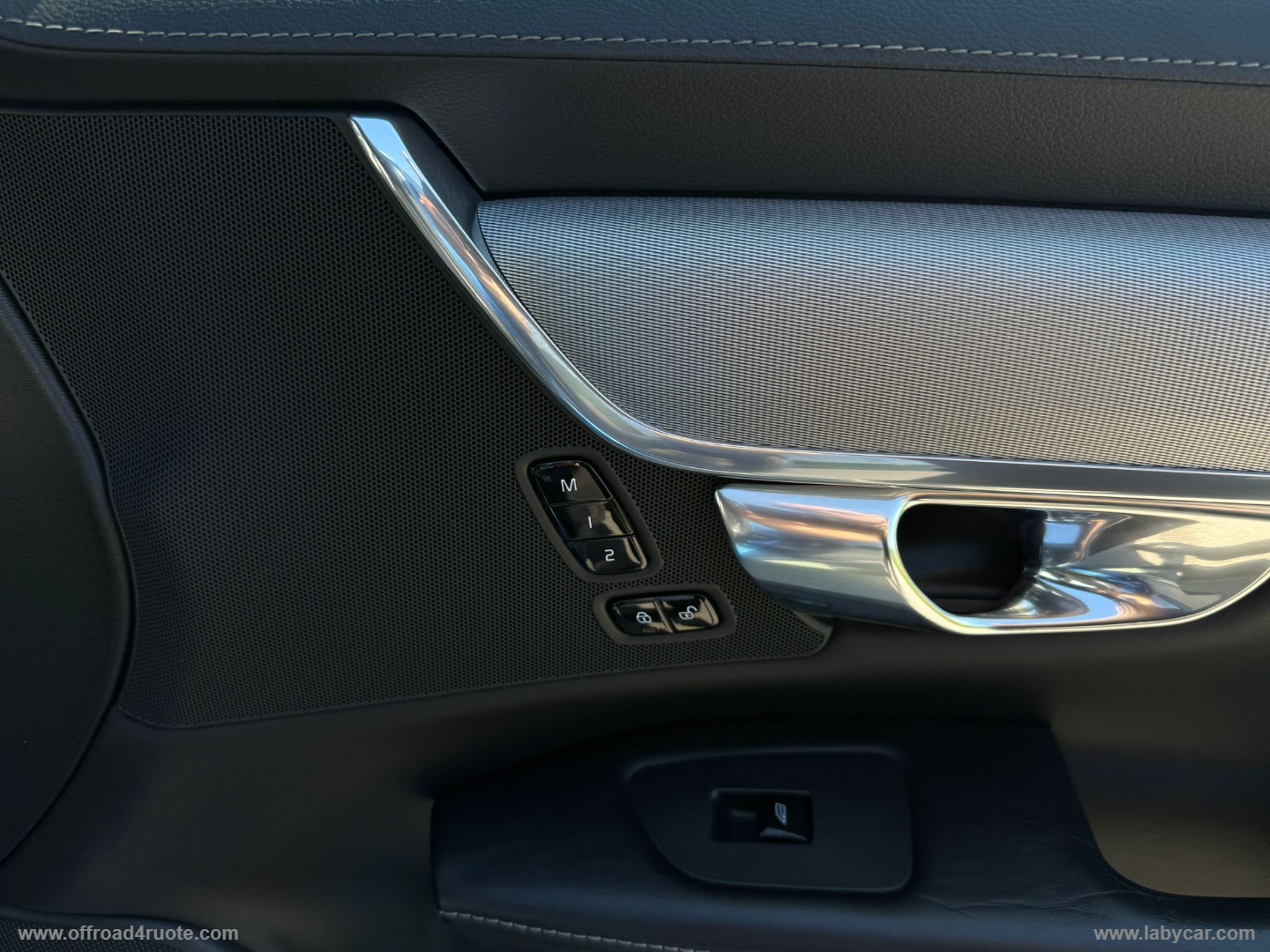 D5 AWD Geartronic R-design - immagine 17