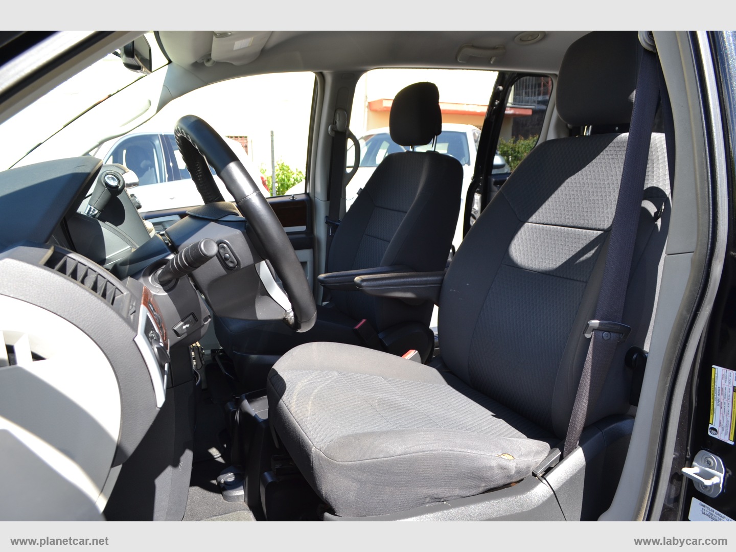 Grand Voyager 2.8 CRD DPF Touring - immagine 17