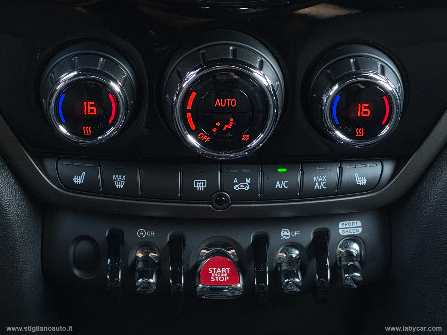 Mini Cooper D Essential Countryman - immagine 17