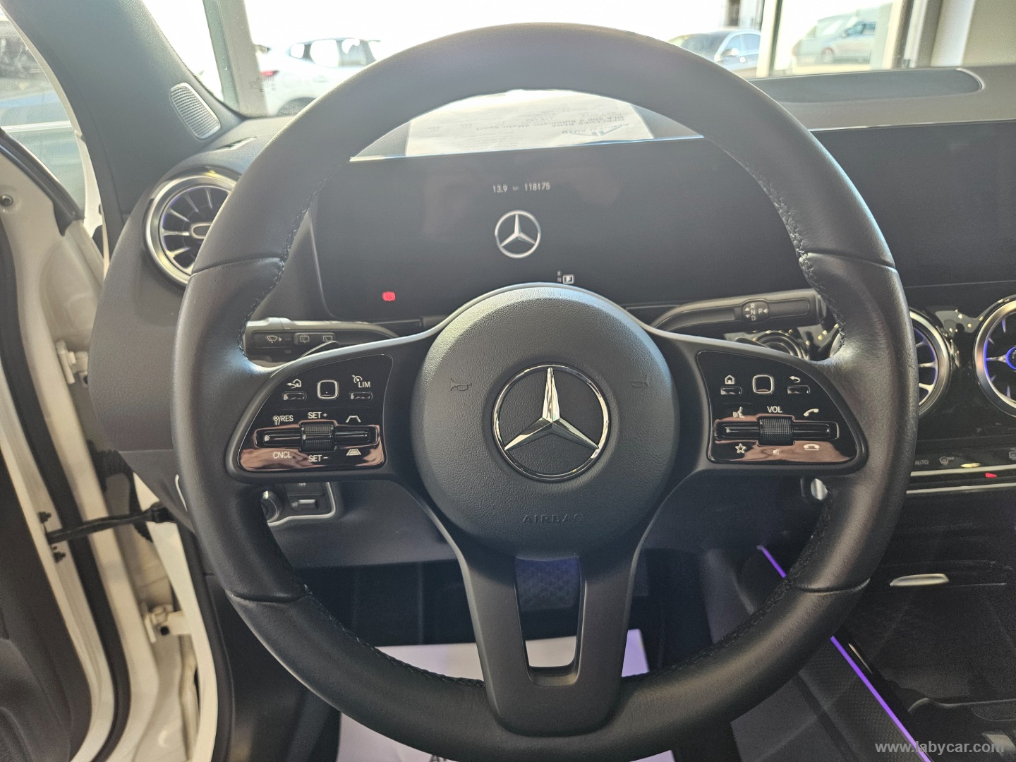 GLA 200 d Automatic 4Matic Sport - immagine 17