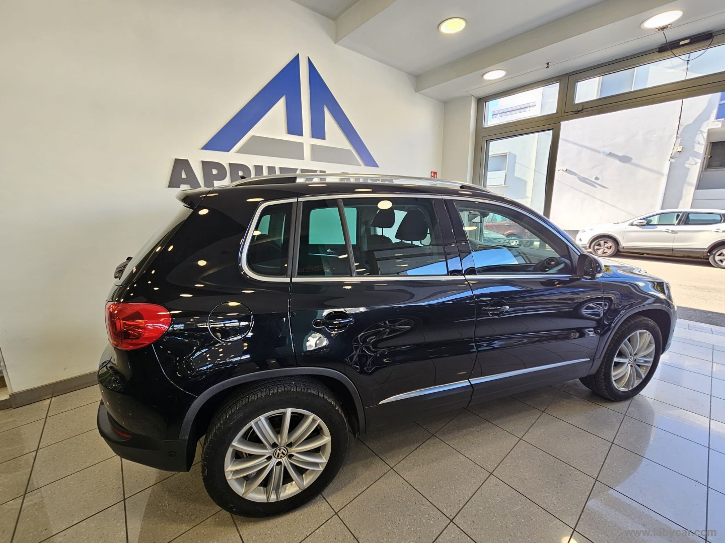 Tiguan 2.0 TDI 140CV Sport & Style BMT - immagine 17
