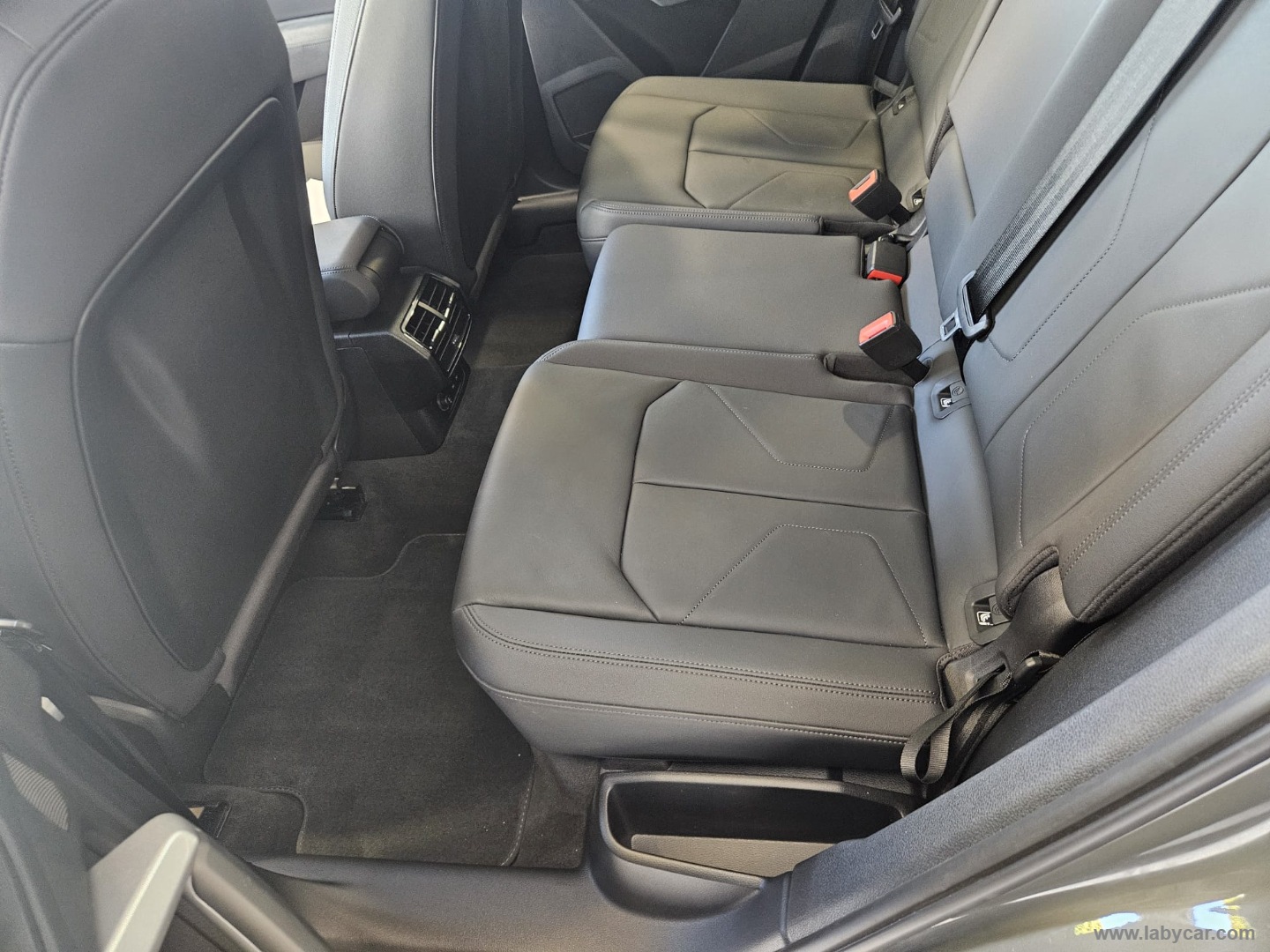 Q3 40 TDI quattro S tr. Business Adv. - immagine 17