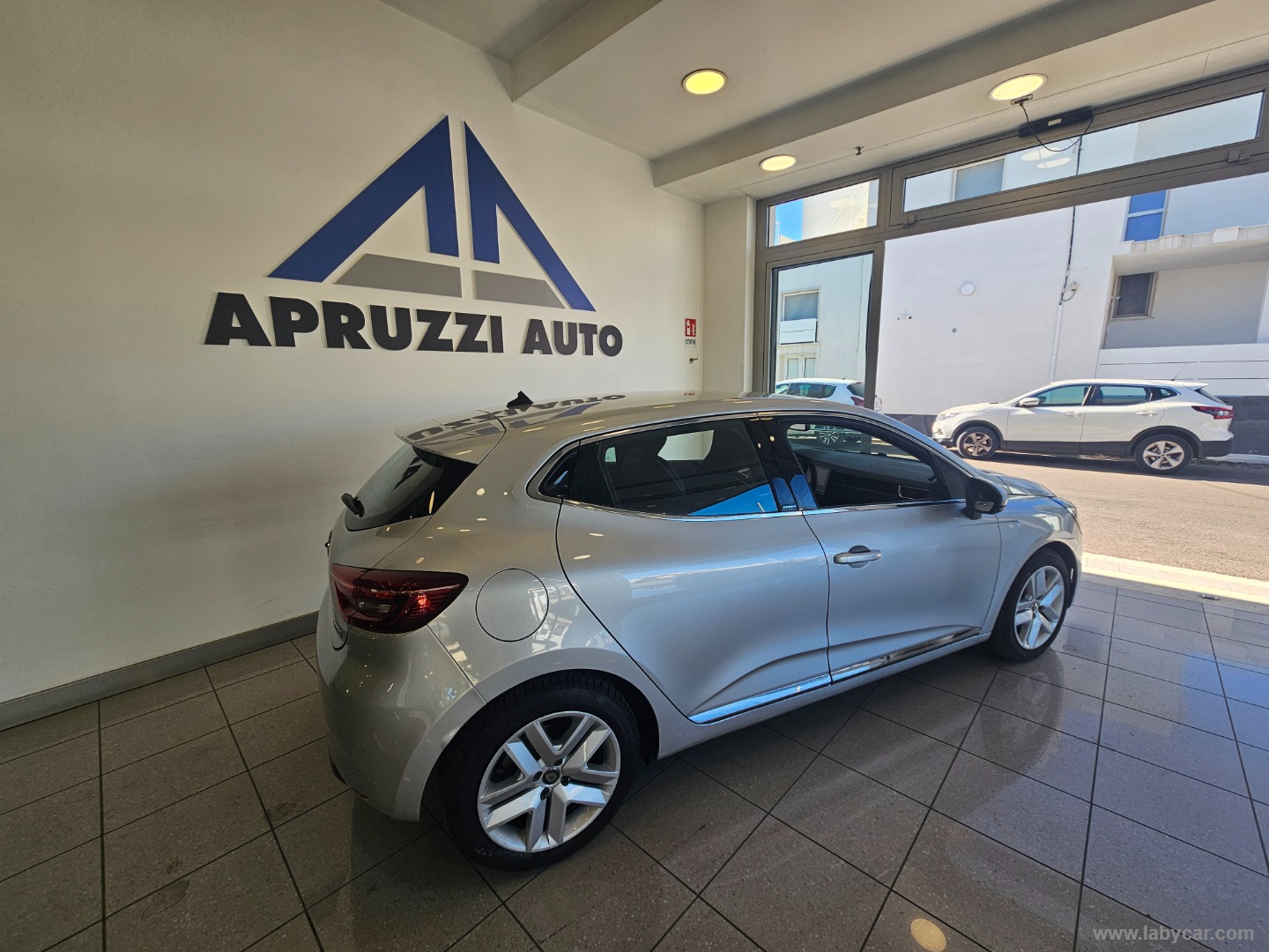 Clio Hybrid E-Tech 140 CV 5p. E-Tech - immagine 17
