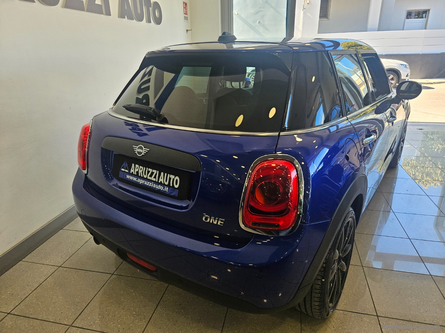 Mini One Business 5 porte AUTO - immagine 17