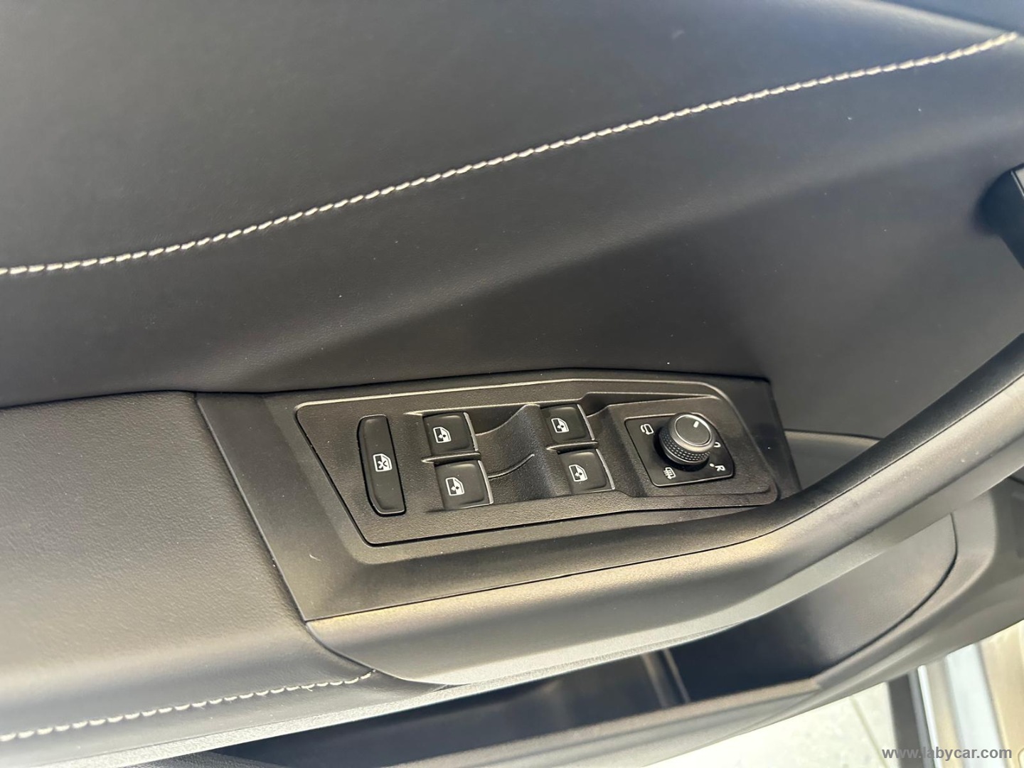 T-Roc 2.0 TDI SCR 150 CV DSG R-Line Plus - immagine 17