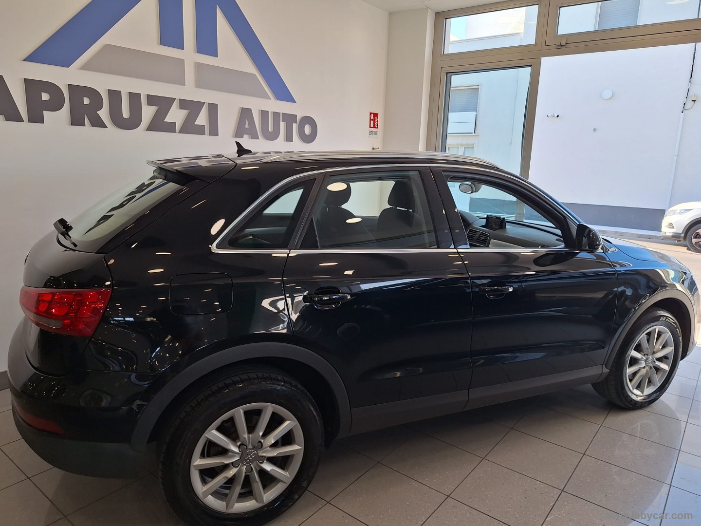 Q3 2.0 TDI Business - immagine 17