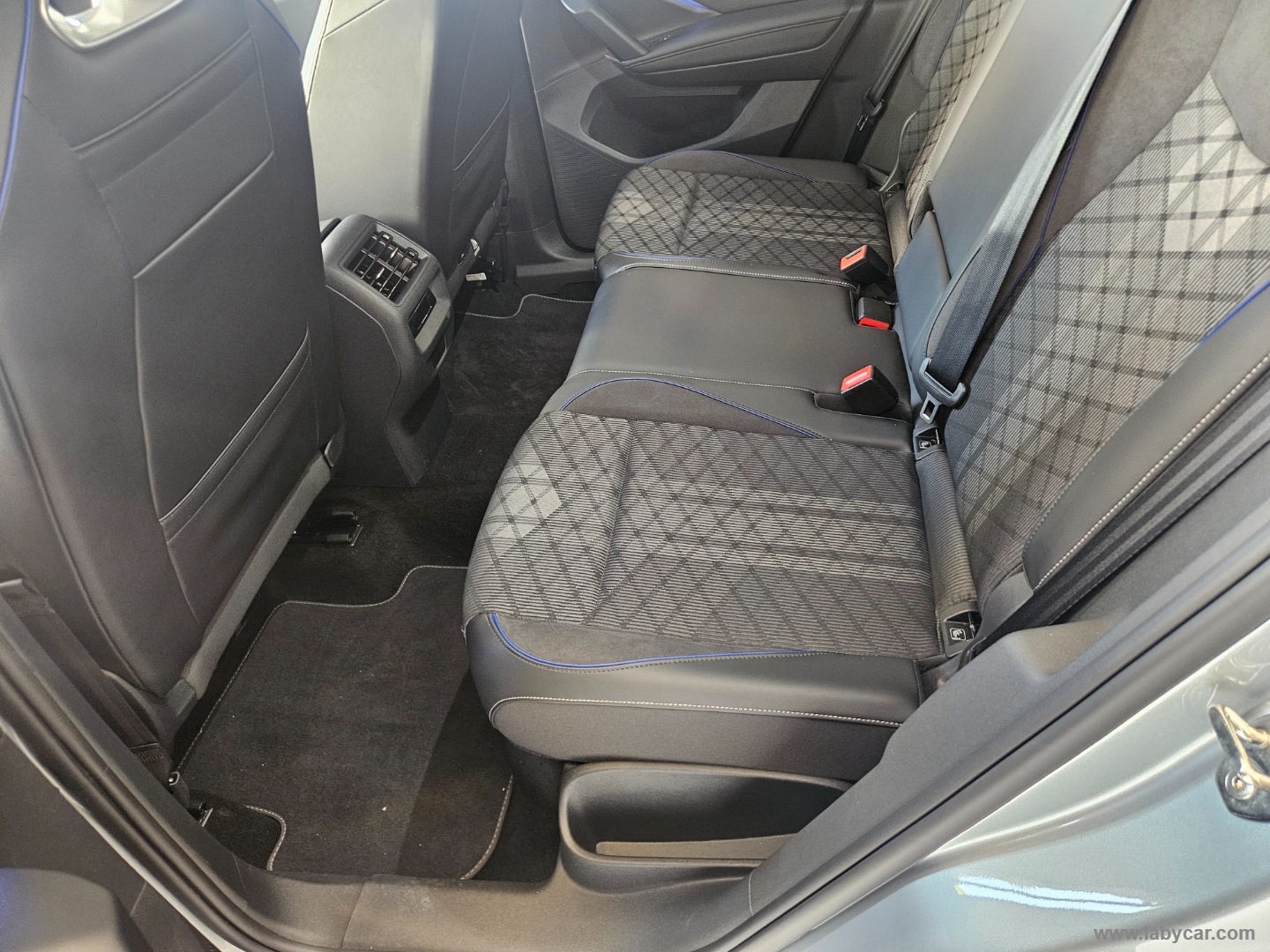 Tiguan 2.0 TDI 150CV SCR DSG R-Line - immagine 17