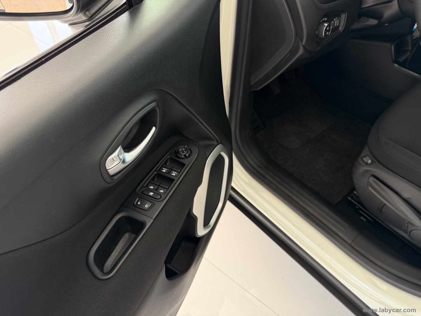 Renegade 1.0 T3 Business - immagine 17