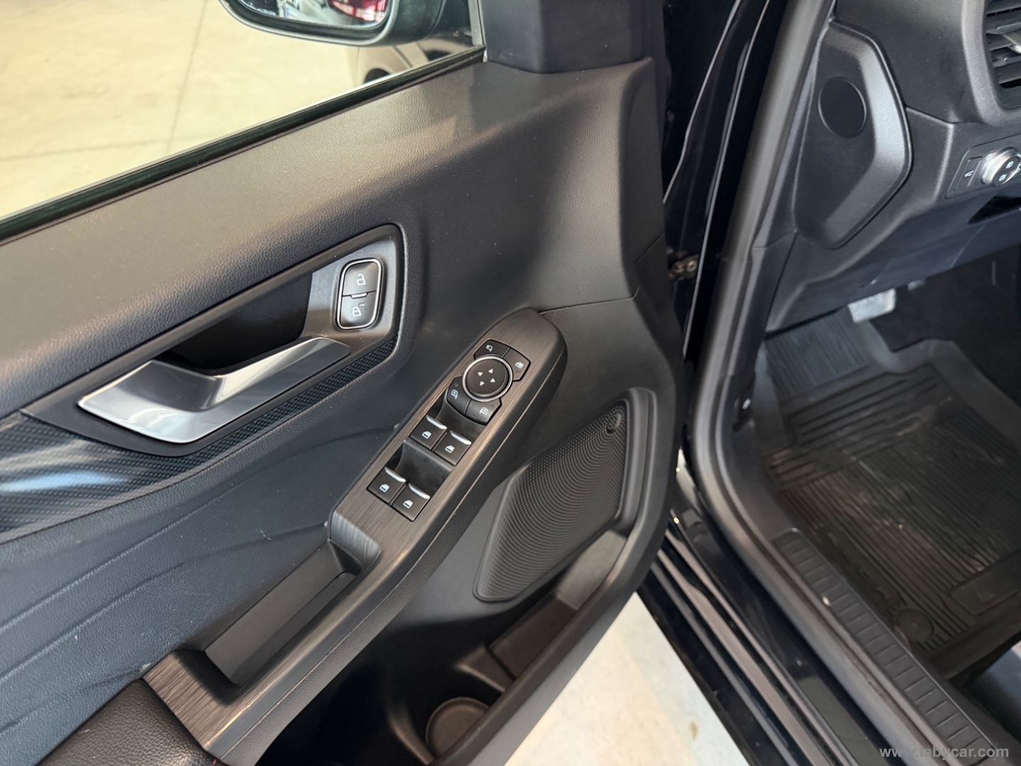 Kuga 1.5 EcoBlue 120 CV aut. 2WD ST-Line - immagine 17