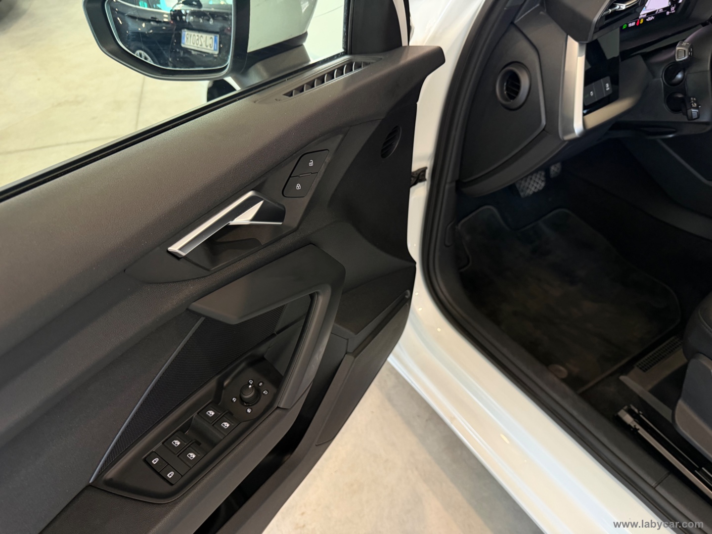 A3 SPB 30 TFSI S tronic Business Adv. - immagine 17