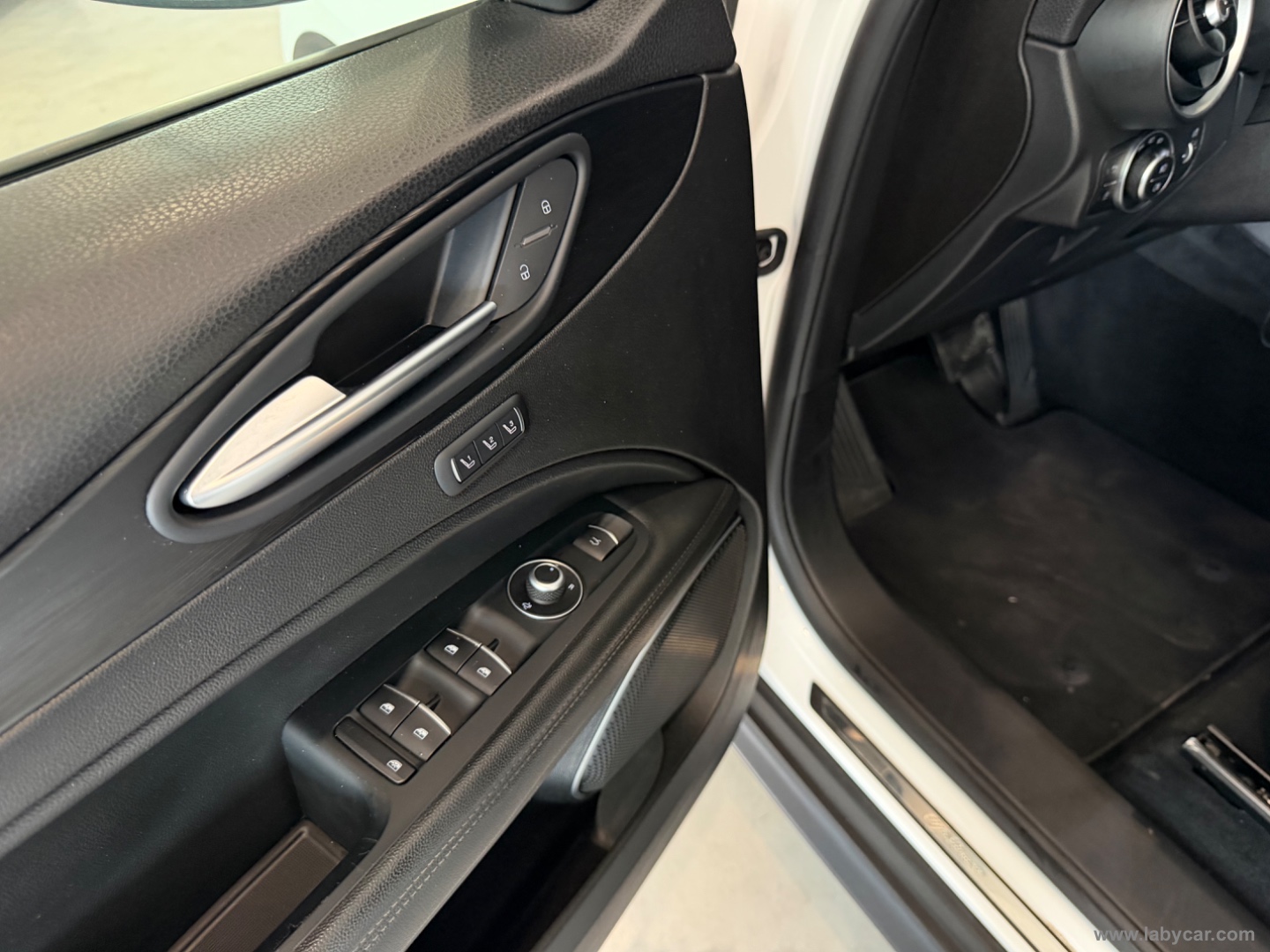 Stelvio 2.2 T.diesel 210 CV AT8 Q4 Super - immagine 17