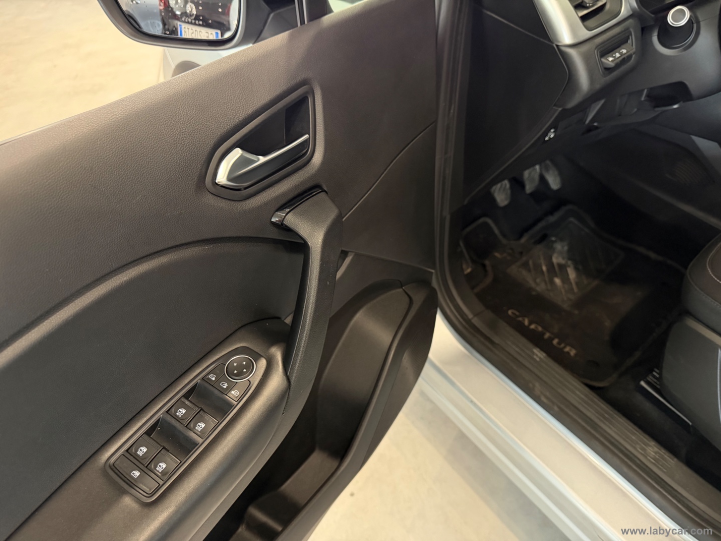Captur TCe 12V 100 CV GPL FAP Business - immagine 17