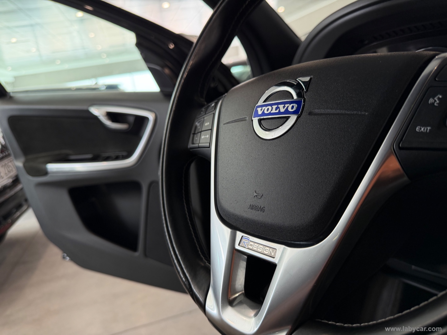 XC60 D4 Geartronic R-design - immagine 17