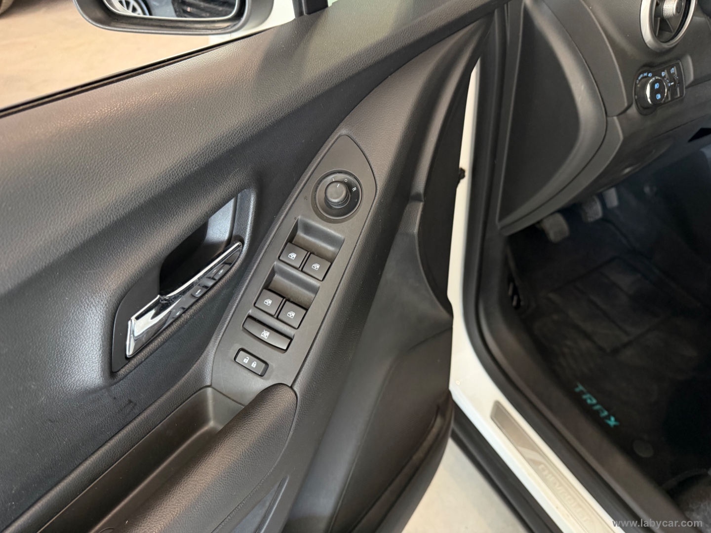Trax 1.7D FWD LT - immagine 17