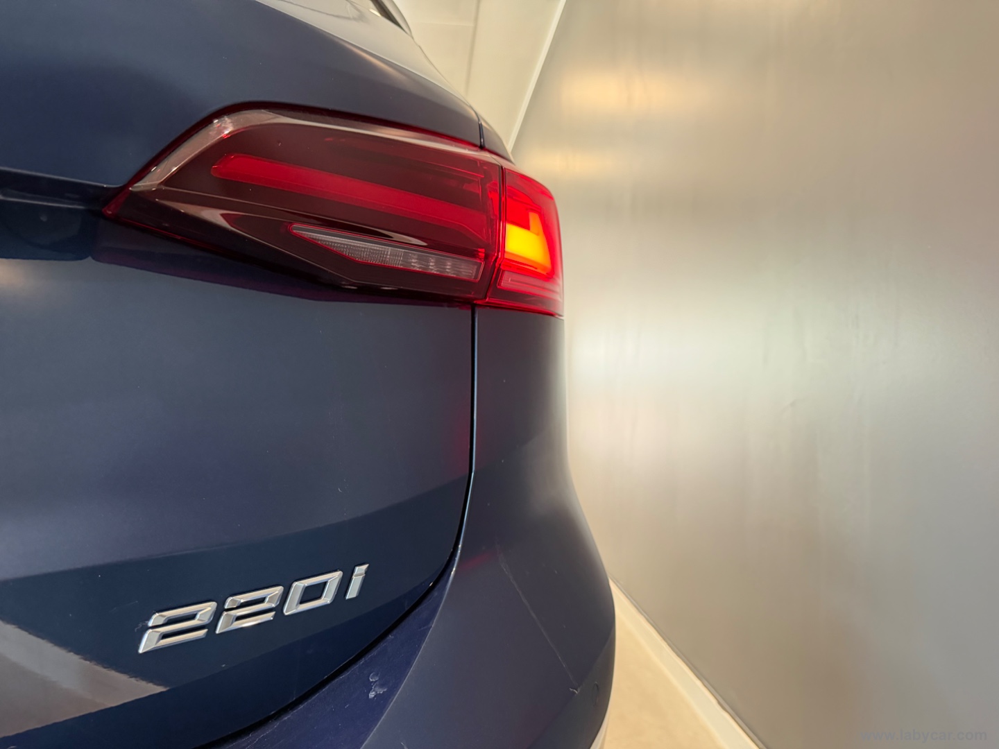 220i 48V Active Tourer Luxury - immagine 17