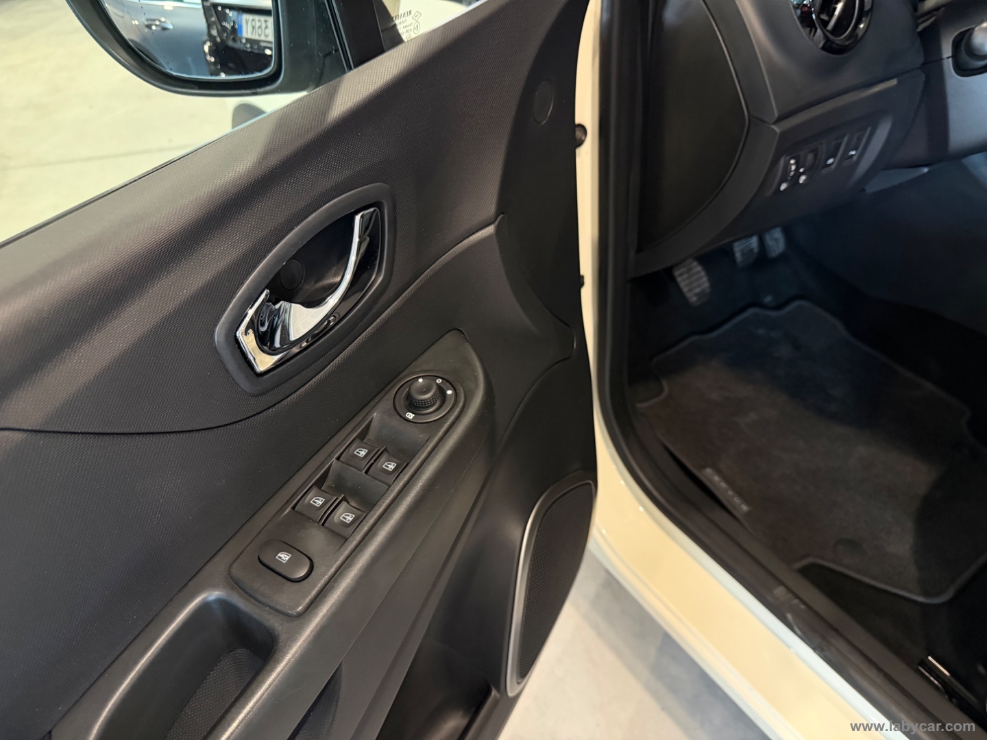 Captur 1.5 dCi 8V 90 CV S&S Live - immagine 17