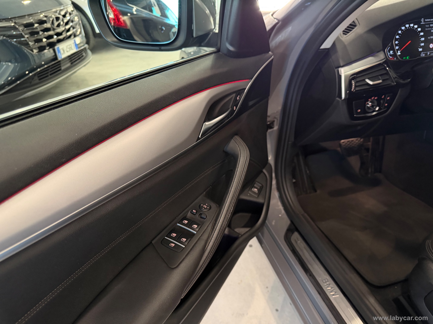 520d 48V xDrive Touring Luxury - immagine 17
