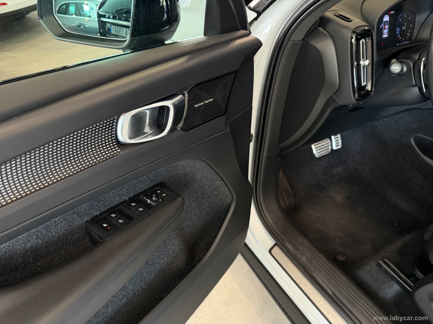 XC40 D3 Geartronic R-design - immagine 17