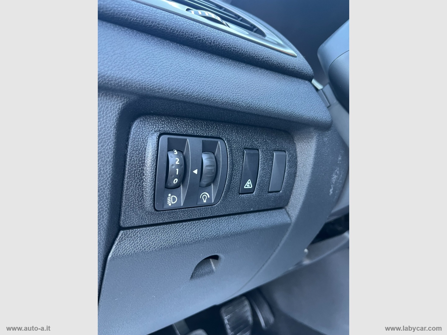 Mégane 1.5 dCi 110 CV SporTour Wave - immagine 17