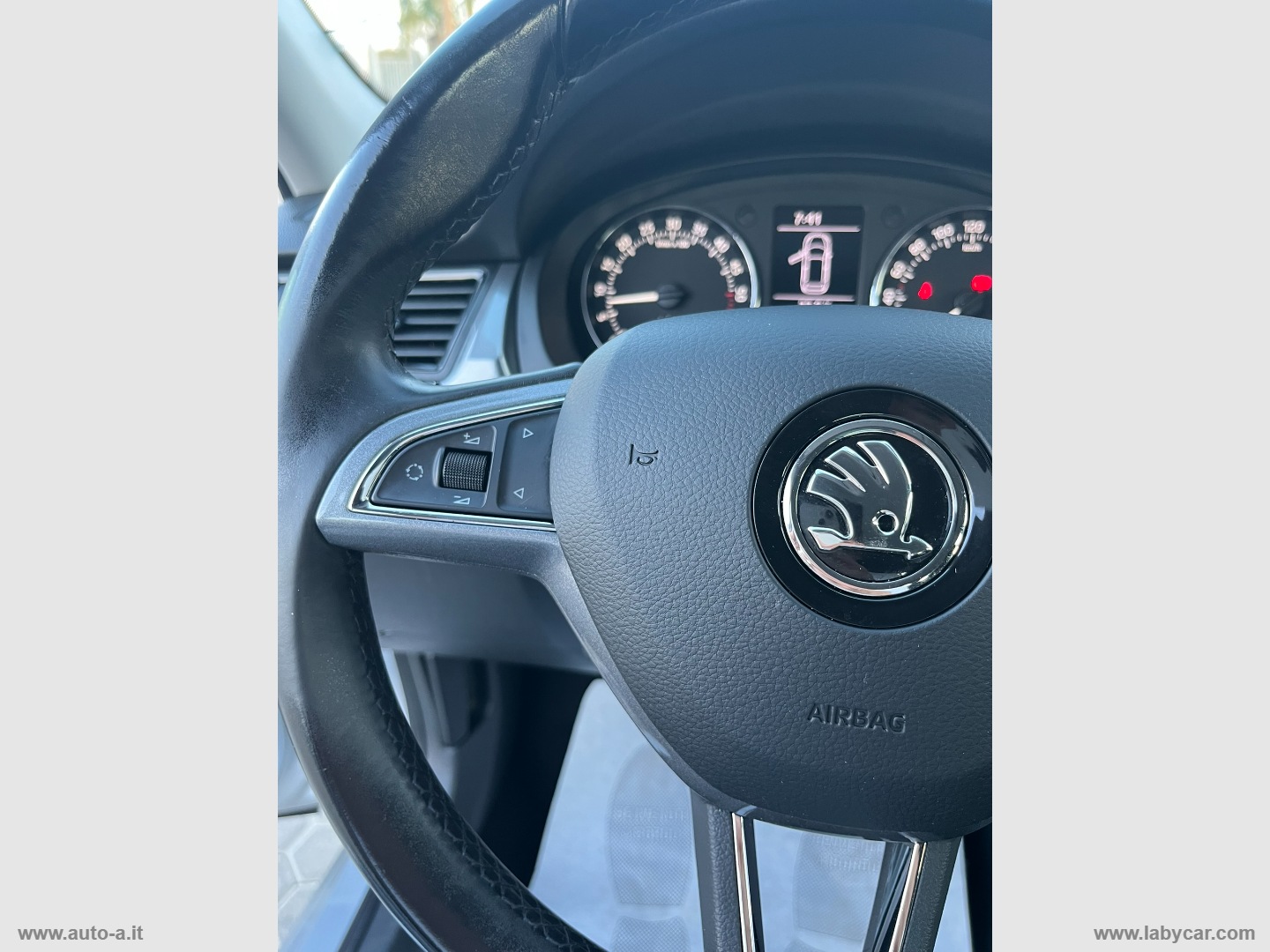 Rapid 1.6 TDI CR 90 CV Executive - immagine 17