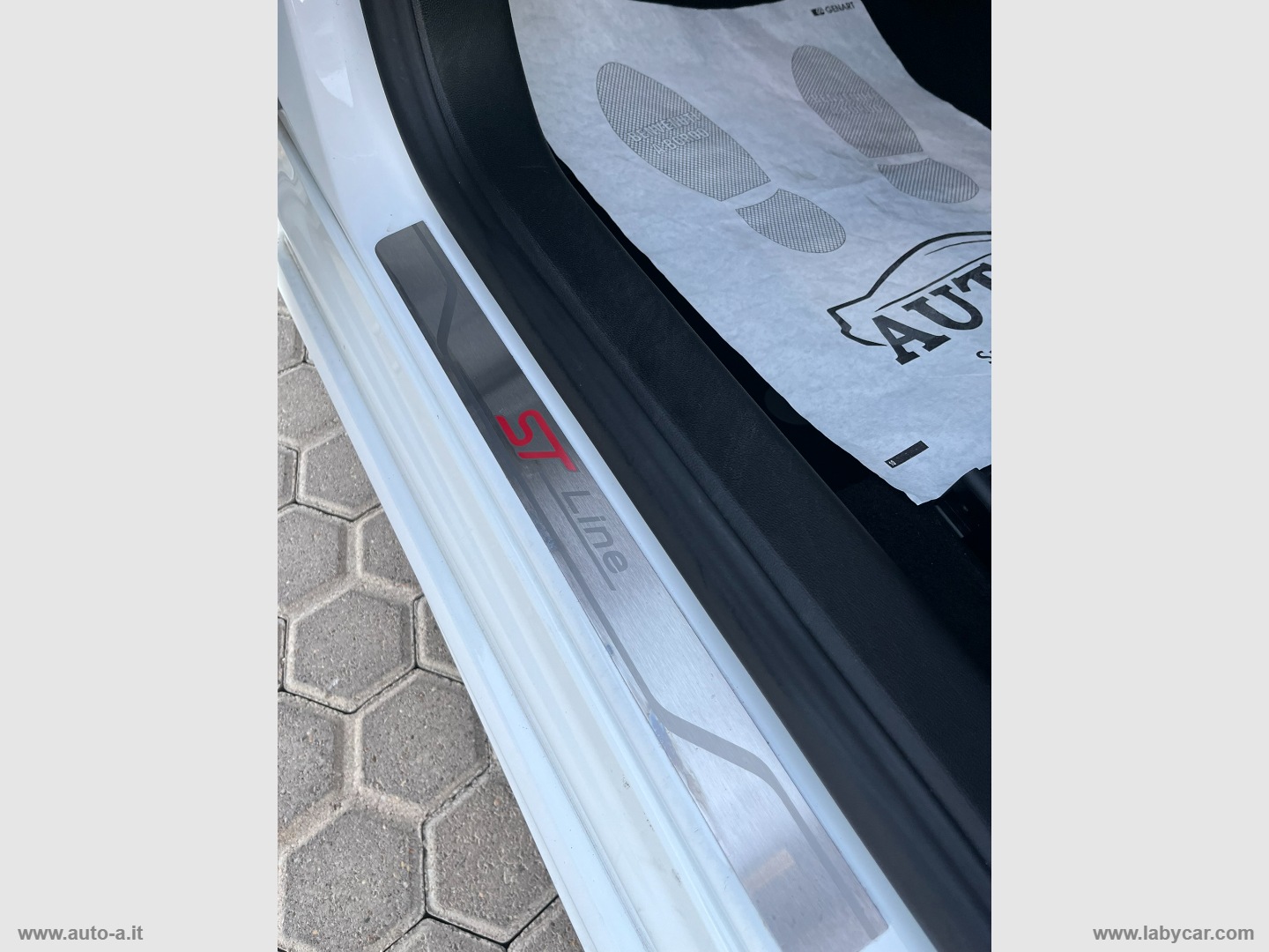 Focus 1.5 EcoBlue 120CV aut. SW ST-LINE - immagine 17