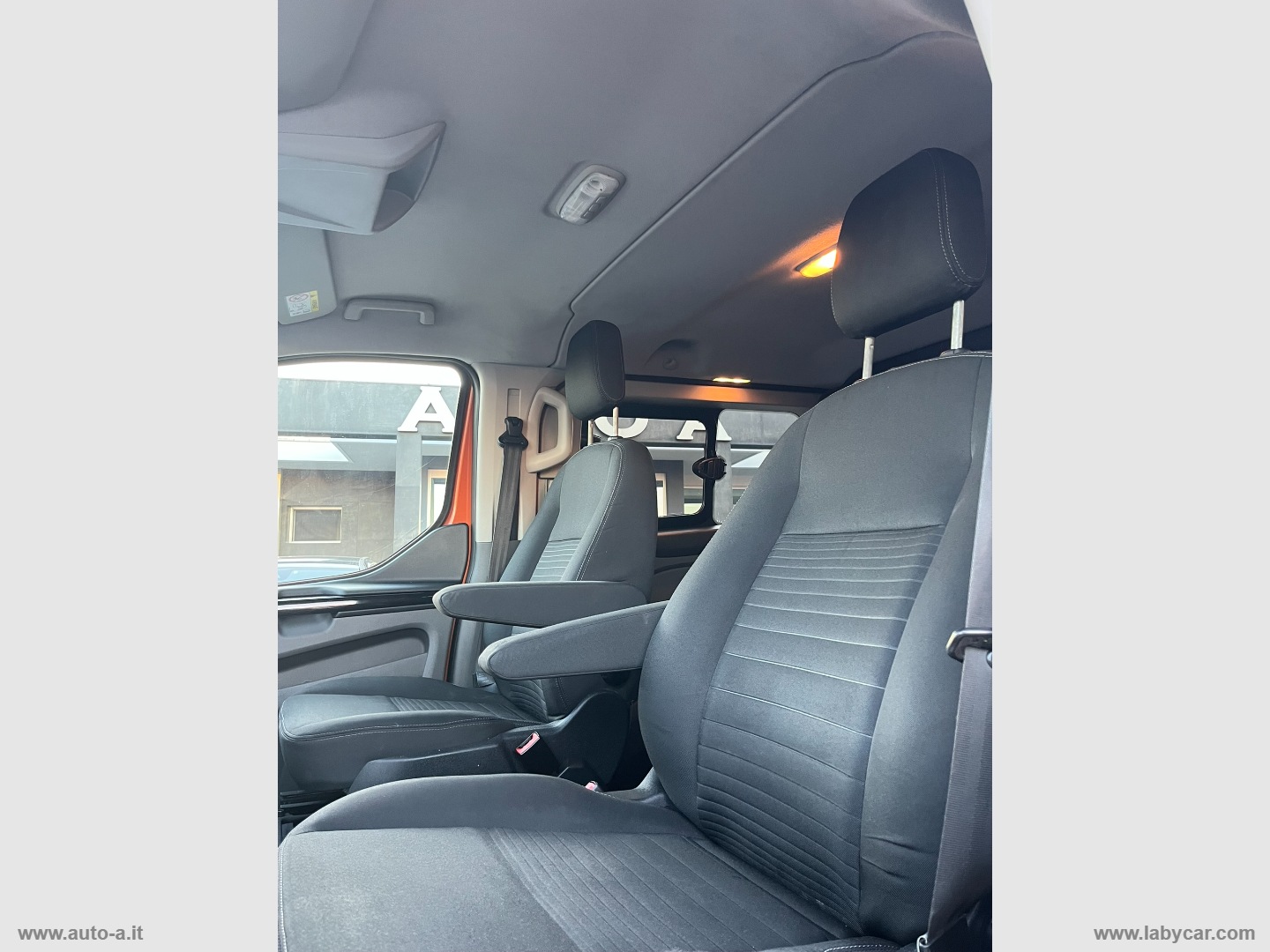 TRANSIT CUSTOM 2.0 TDCI 170 CV TITANIUM 5 POSTI - immagine 17