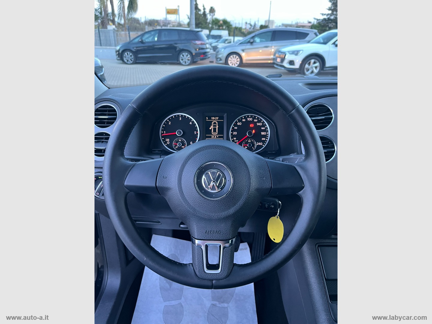 Tiguan 2.0 TDI 4MOTION Sport & Style - immagine 17
