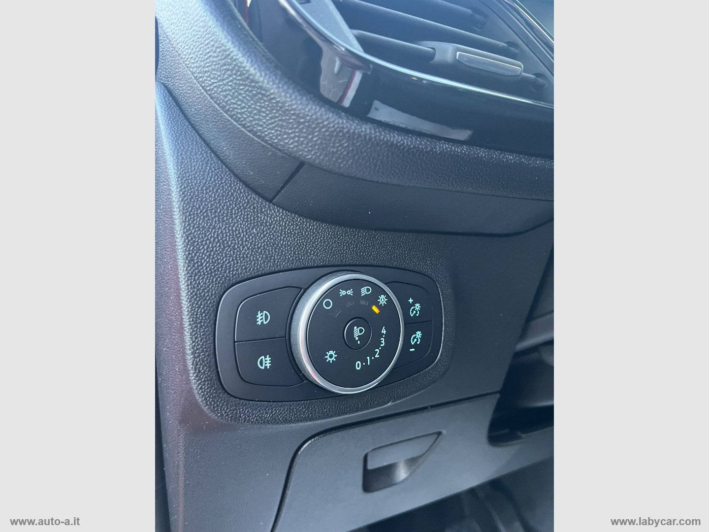 Fiesta Active 1.5 TDCI EcoBlue - immagine 17