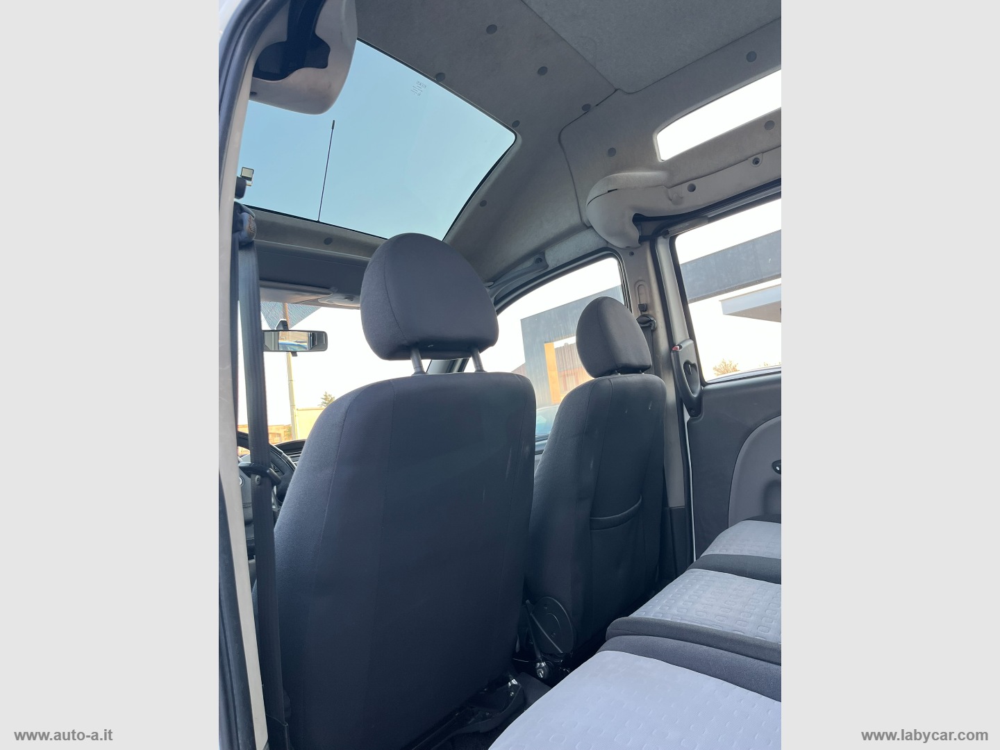 Doblò 1.3 MJT 16V Dynamic TRASPORTO DISABILI - immagine 17