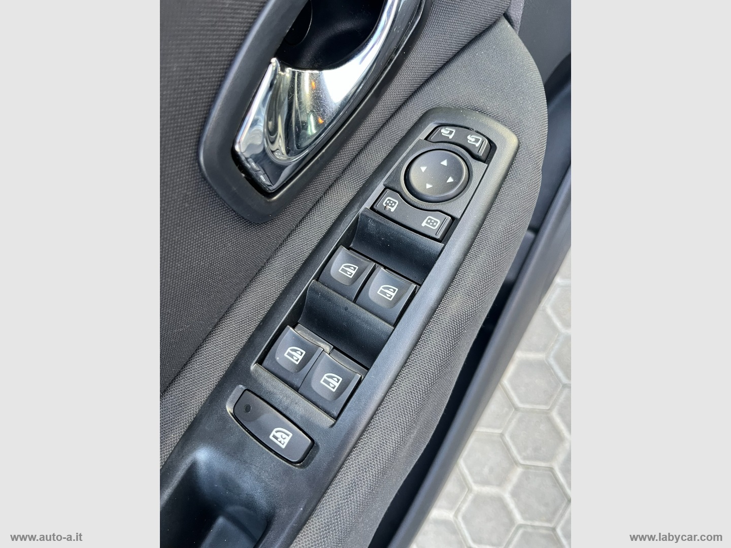 Scénic XMod 1.5 dCi 110 CV EDC Limited - immagine 17
