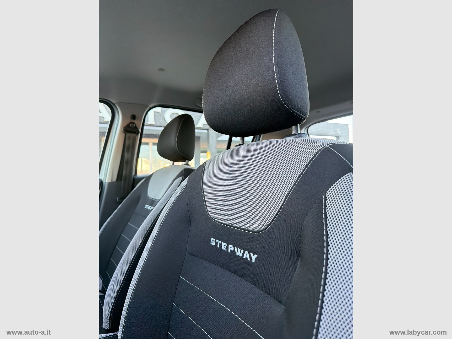 Sandero Stepway 0.9 TCe 12V 90 CV S&S PRESTIGE - immagine 17
