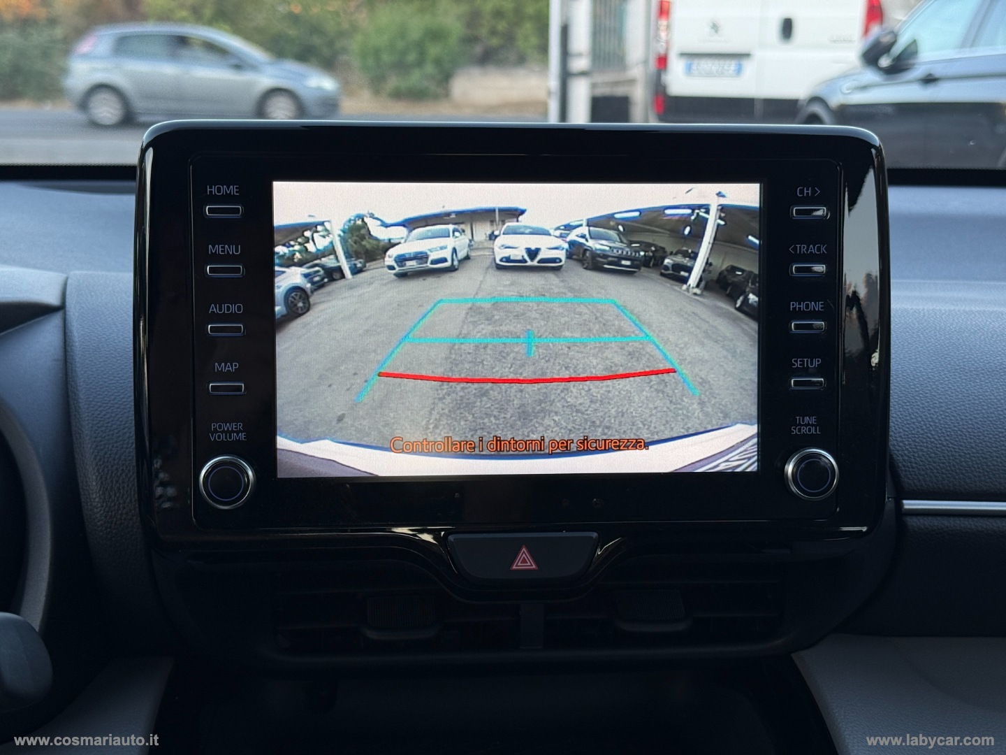 Yaris Cross 1.5 Hybrid 5p. E-CVT Active - immagine 17
