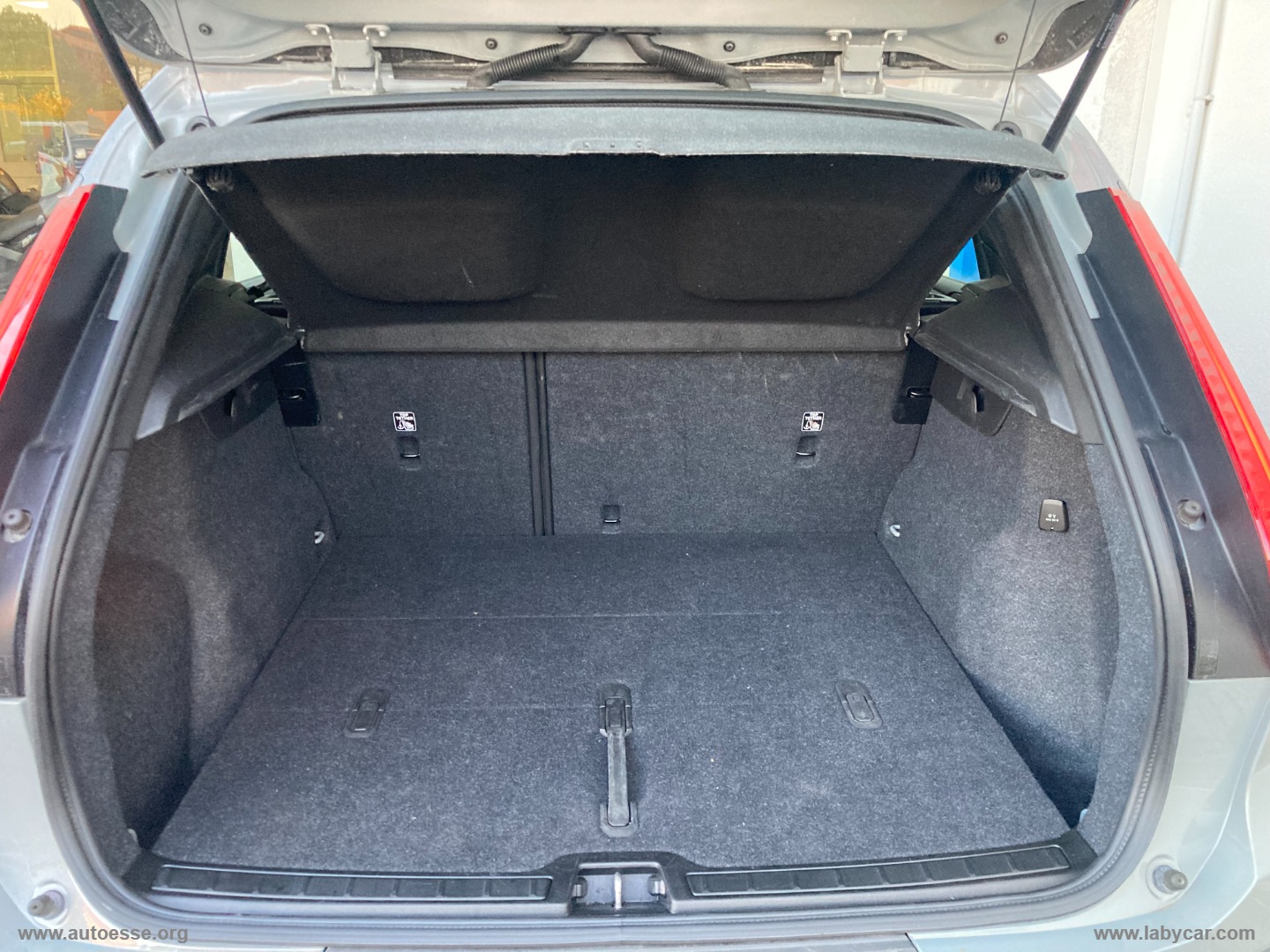 XC40 T2 automatico Essential - immagine 17