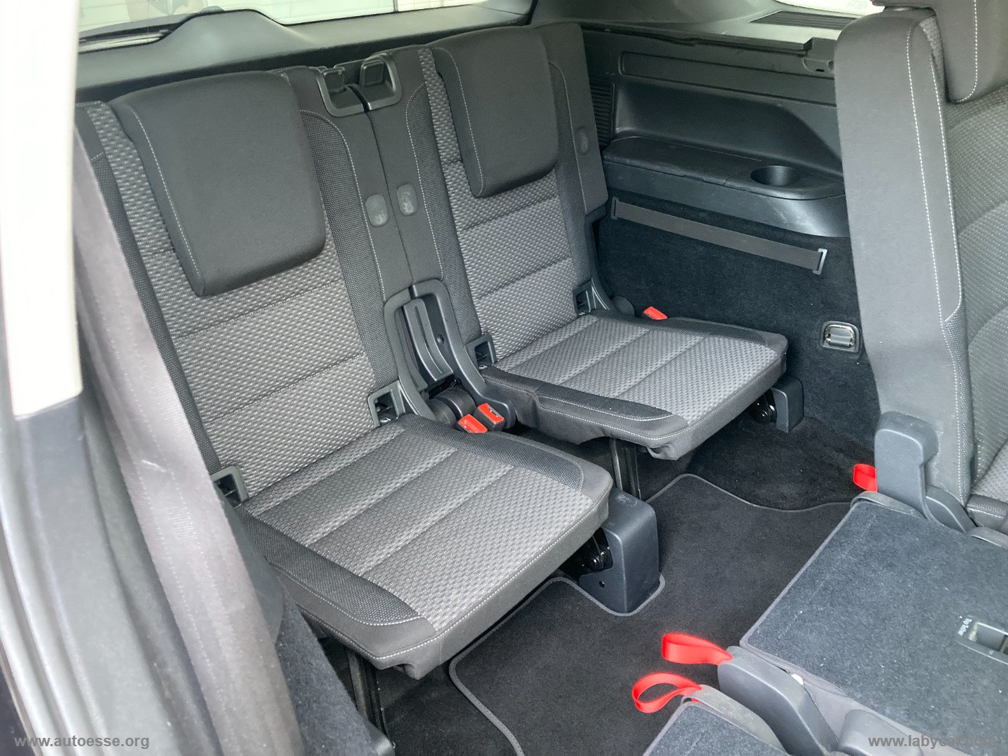 Touran 2.0 TDI 150 CV DSG Business BMT - immagine 17