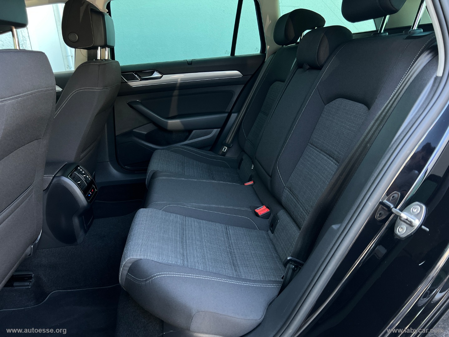 Passat Variant 2.0 TDI DSG Business BMT - immagine 17