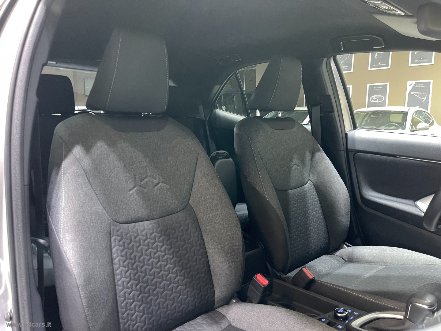 Yaris Cross 1.5 Hyb. 5p. E-CVT AWD Trend *4X4*NEOPATENTATI* - immagine 17