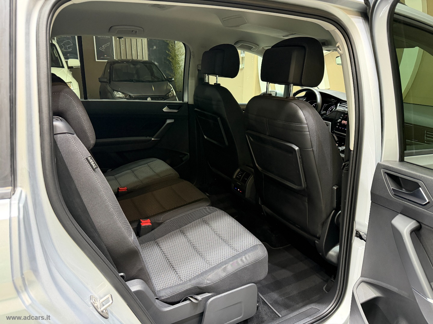 Touran 2.0 TDI 150 CV Business BMT *7 POSTI* - immagine 17