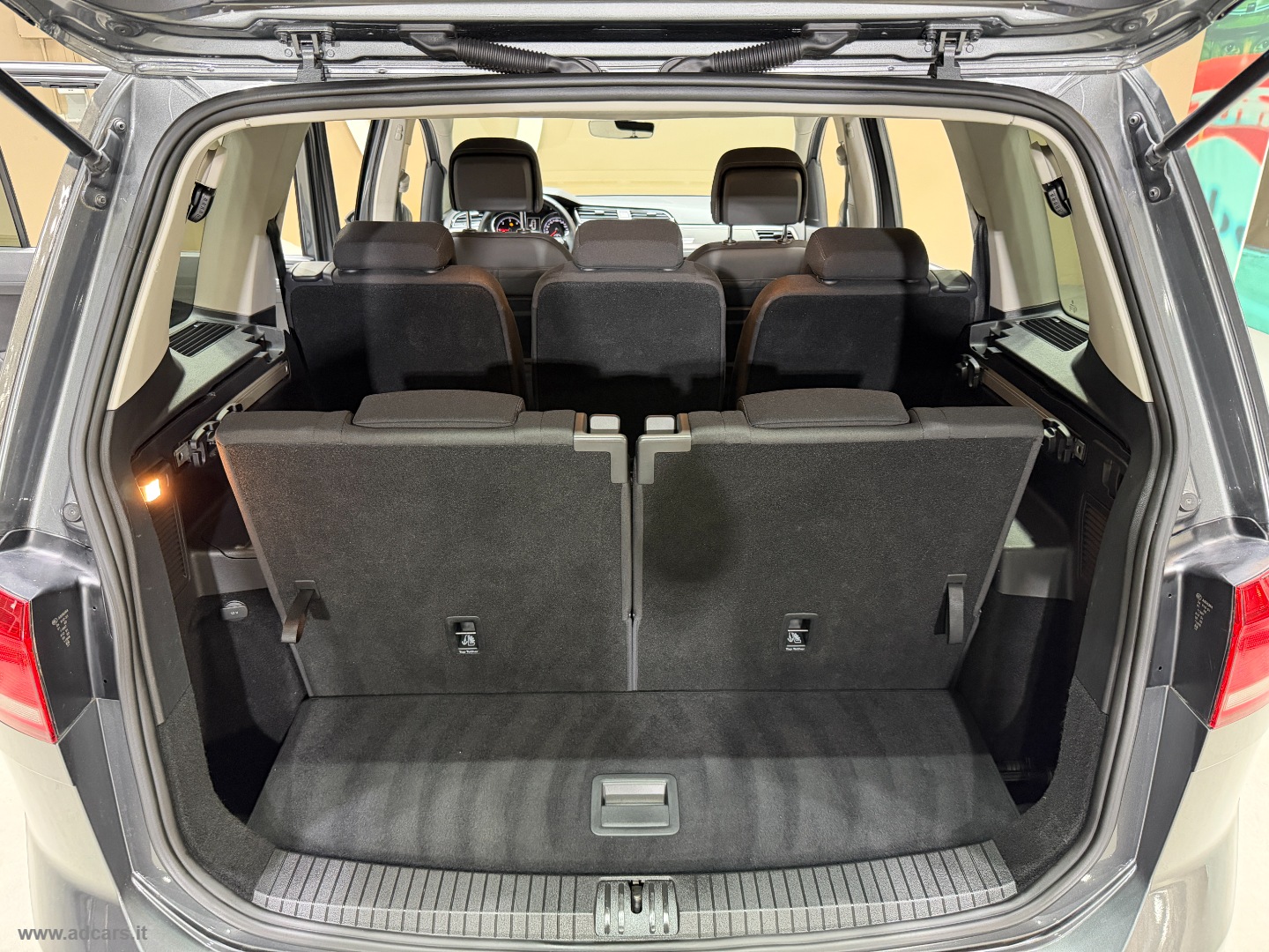 Touran 1.6 TDI Business BMT - immagine 17