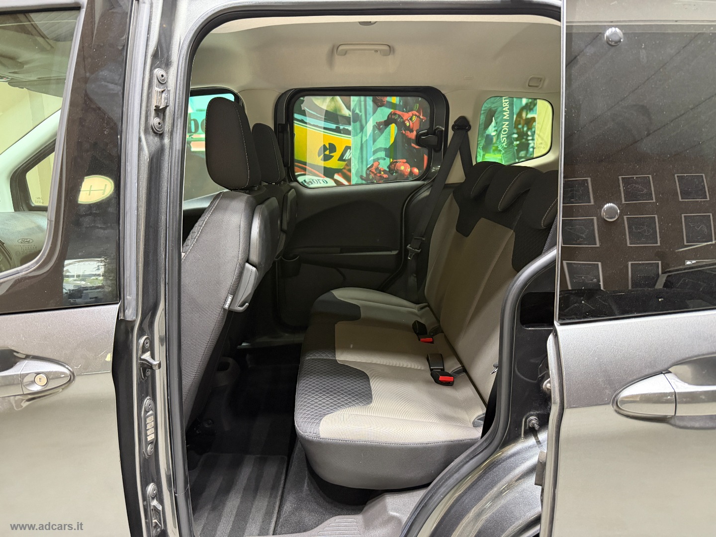 Tourneo Connect 1.0 EcoBoost Plus *5 POSTI*DOPPIA PORTA*VETRI SCURI* - immagine 17