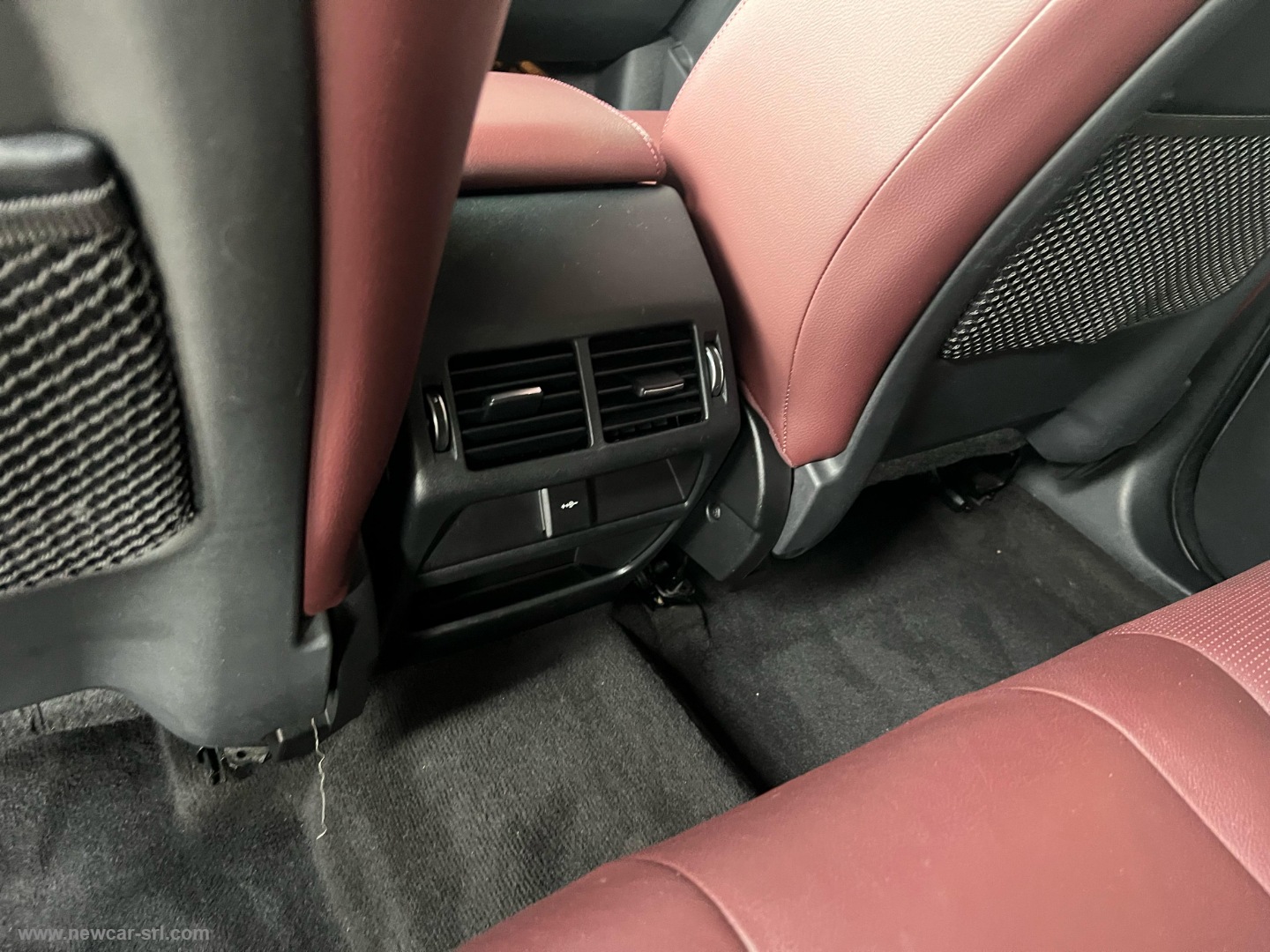 E-Pace 2.0D I4 163 CV AWD Auto - immagine 17