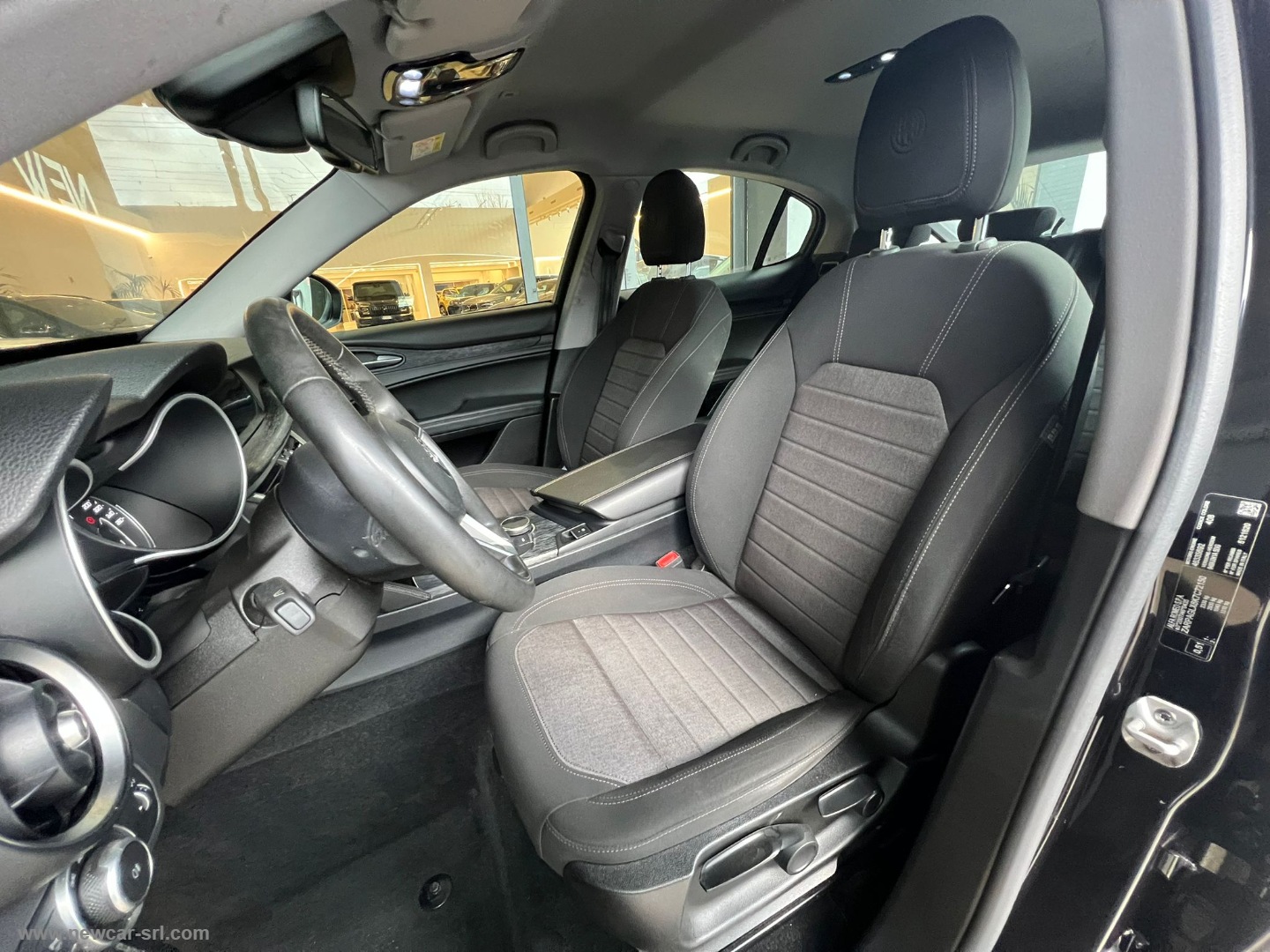 Stelvio 2.2 T.diesel 190CV AT8 RWD Bus. - immagine 17