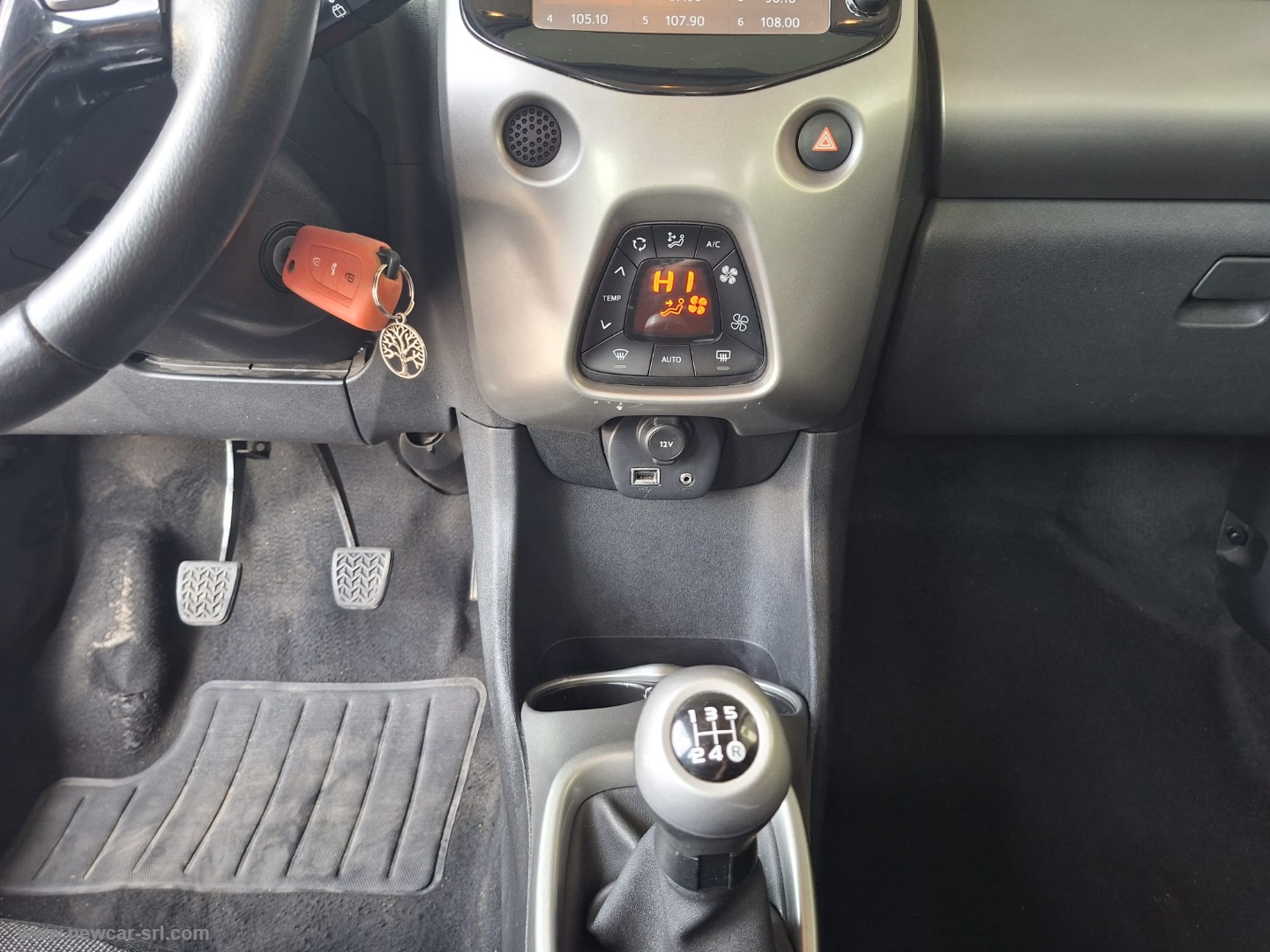 Aygo 1.0 VVT-i 69 CV 5p. x-wave - immagine 17