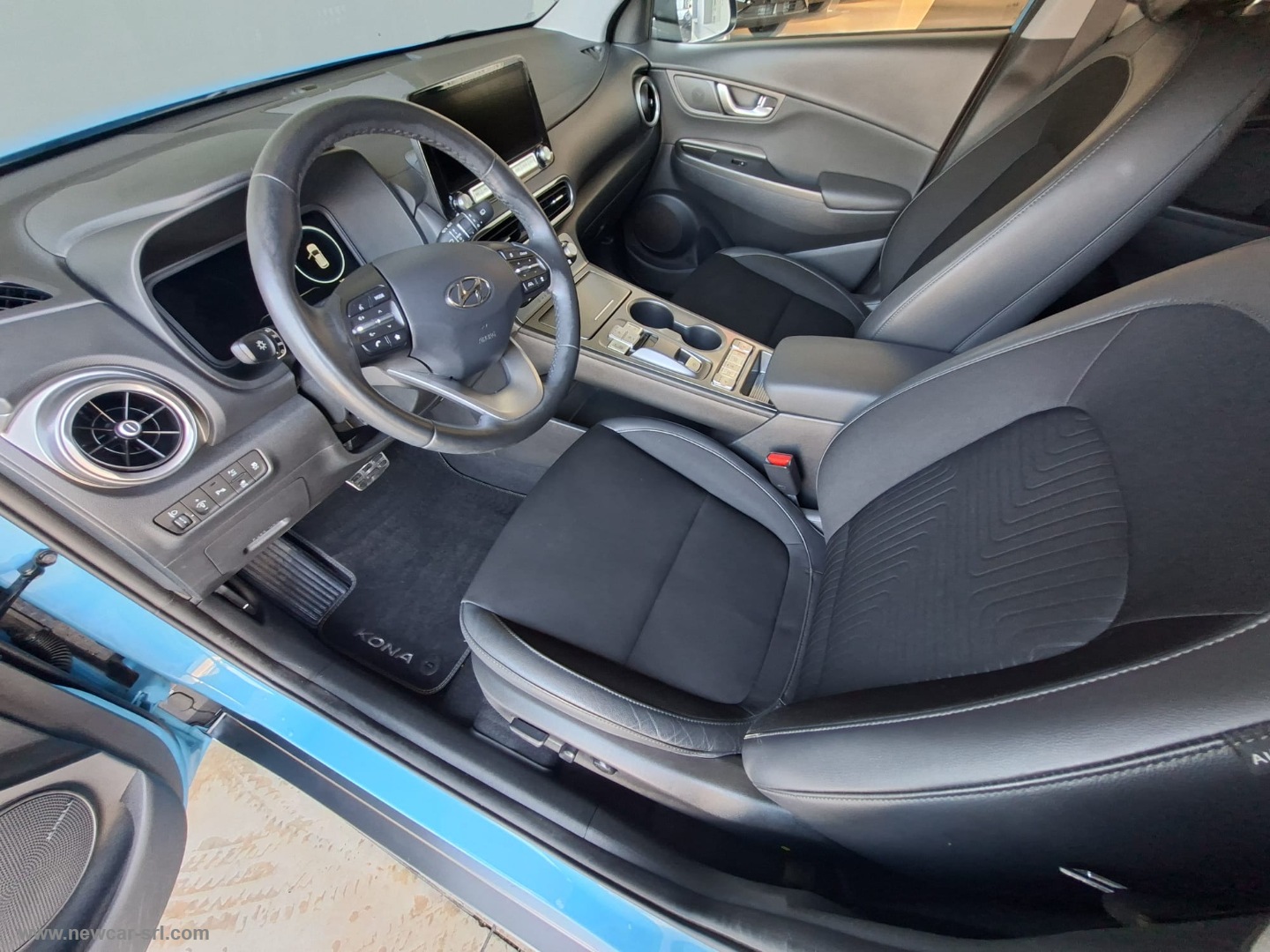 Kona EV 64 kWh XClass - immagine 17