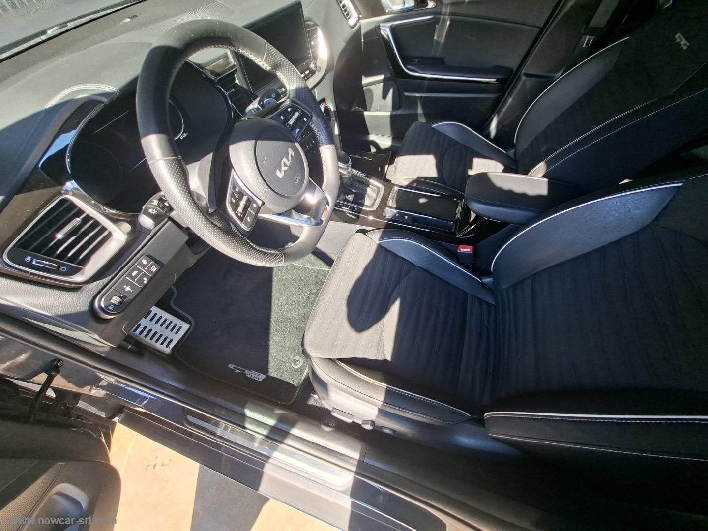 Xceed 1.6 CRDi 136 CV MHEV DCT GT-Line - immagine 17